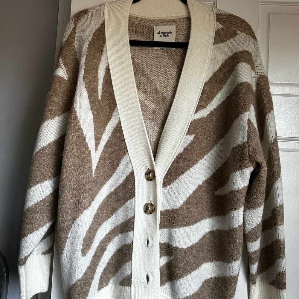 Abercrombie & Fitch Cream and Brown Zebra-Print Button Cardigan